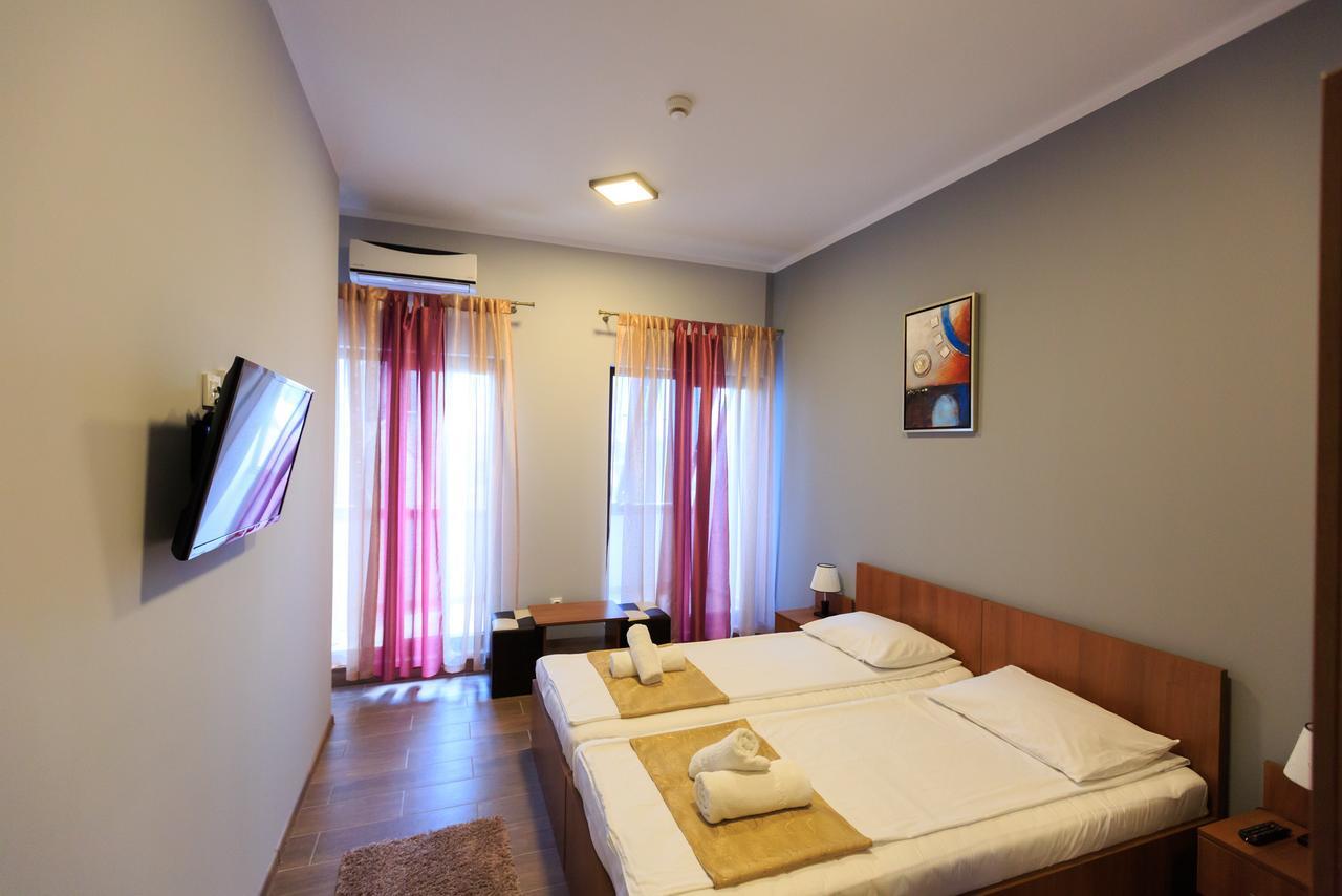Corner Center Rental Бузэу Экстерьер фото