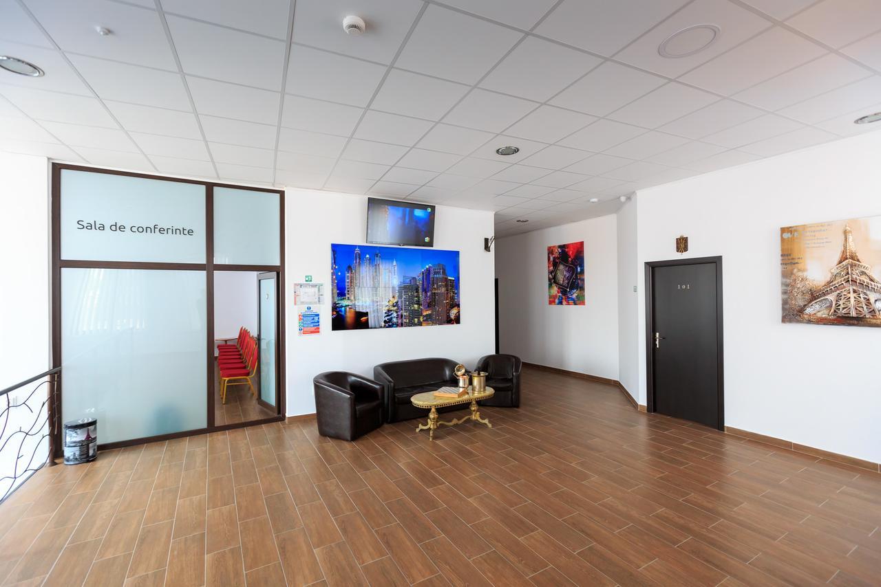 Corner Center Rental Бузэу Экстерьер фото