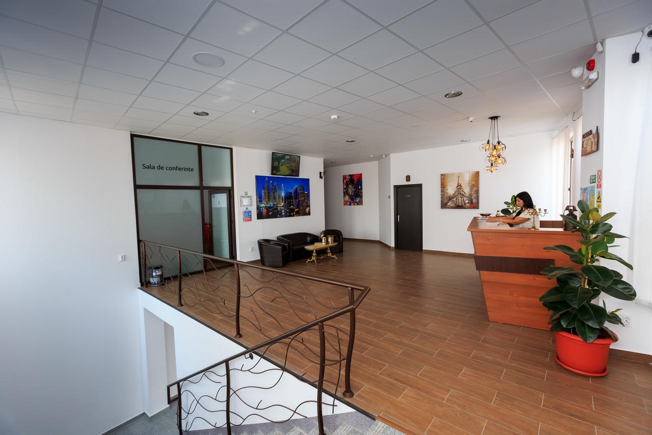 Corner Center Rental Бузэу Экстерьер фото