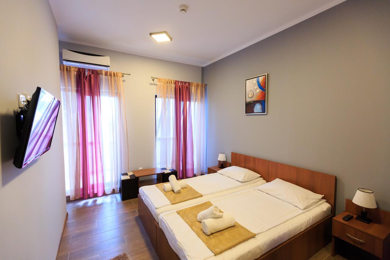 Corner Center Rental Бузэу Экстерьер фото