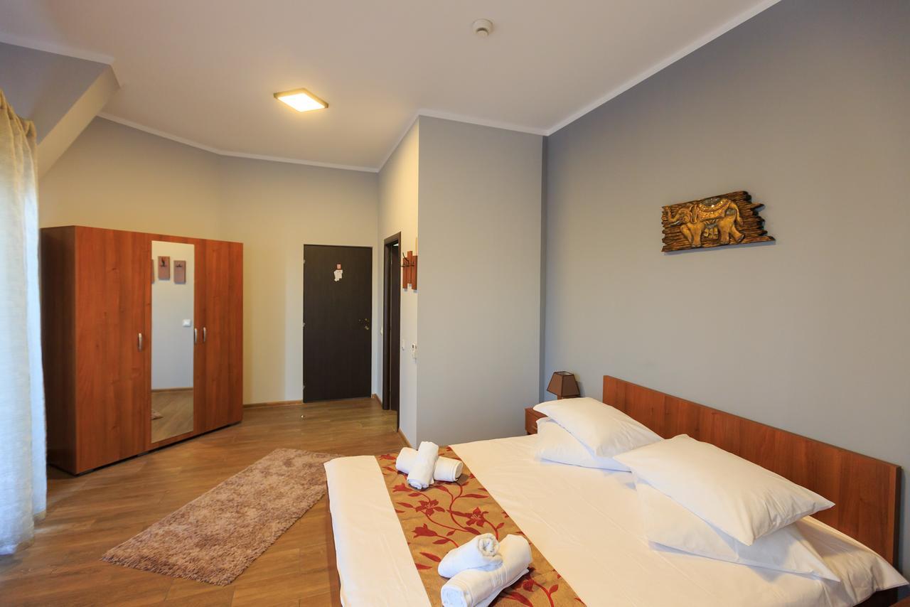 Corner Center Rental Бузэу Экстерьер фото