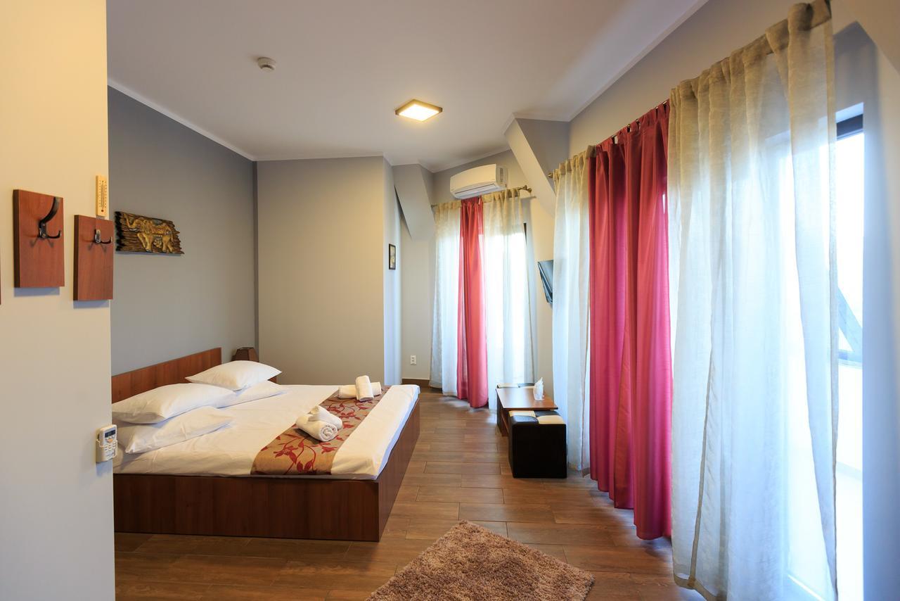 Corner Center Rental Бузэу Экстерьер фото