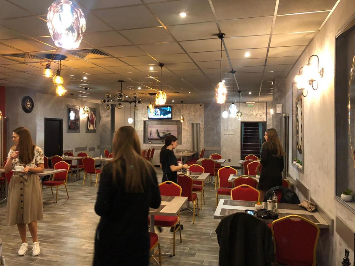Corner Center Rental Бузэу Экстерьер фото