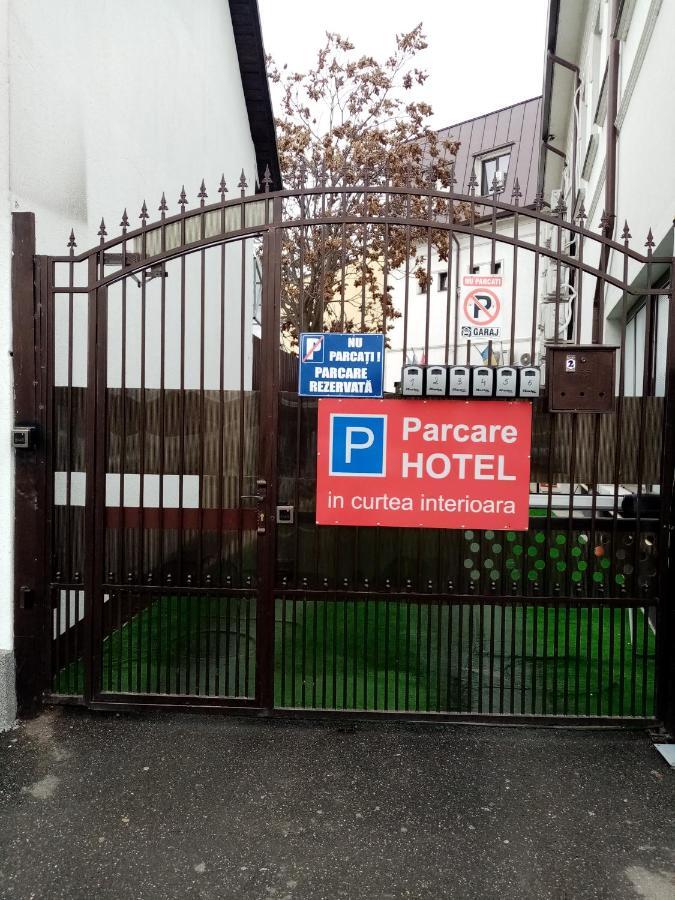 Corner Center Rental Бузэу Экстерьер фото